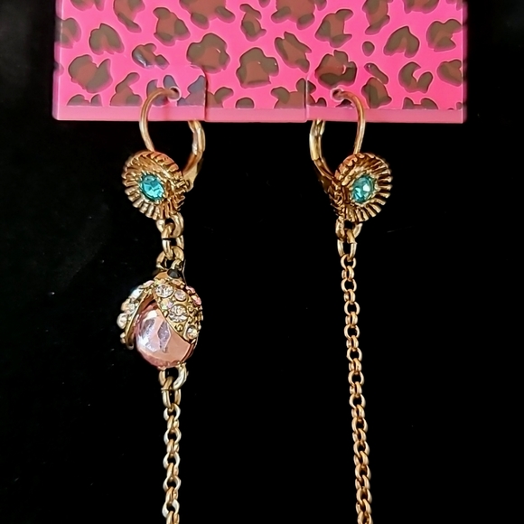 New Vintage! BETSEY JOHNSON Enchanted Garden Collection Ladybug Drop Earrings. - Picture 5 of 7